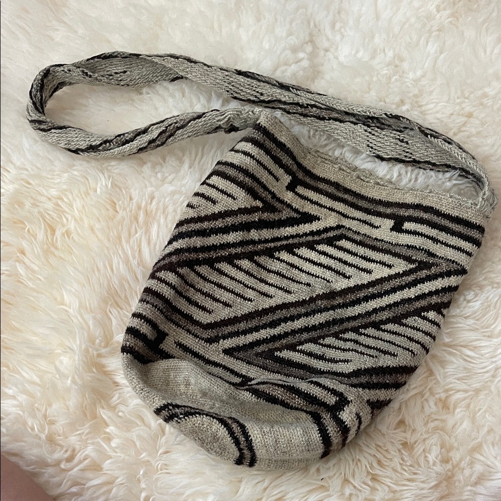 Hand woven wool Black and Cream Women's Bag